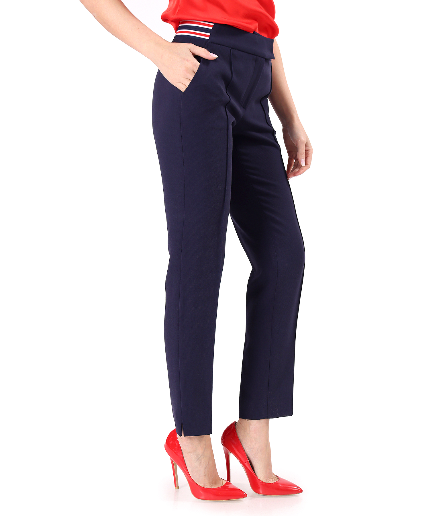 Elegant ankle pants made of elastic fabric