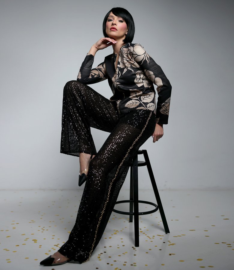 Blouse with gold metallic thread and front zipper