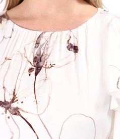 Elegant midi dress made of satin viscose printed with floral motifs