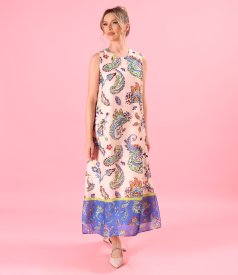 Elegant long dress with side slits