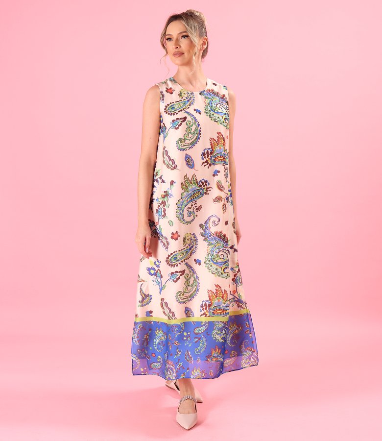 Elegant long dress with side slits