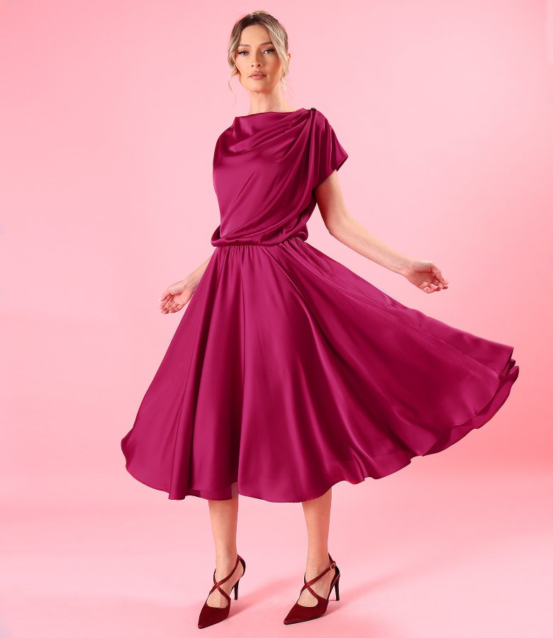 Elastic satin midi dress with a boat neckline
