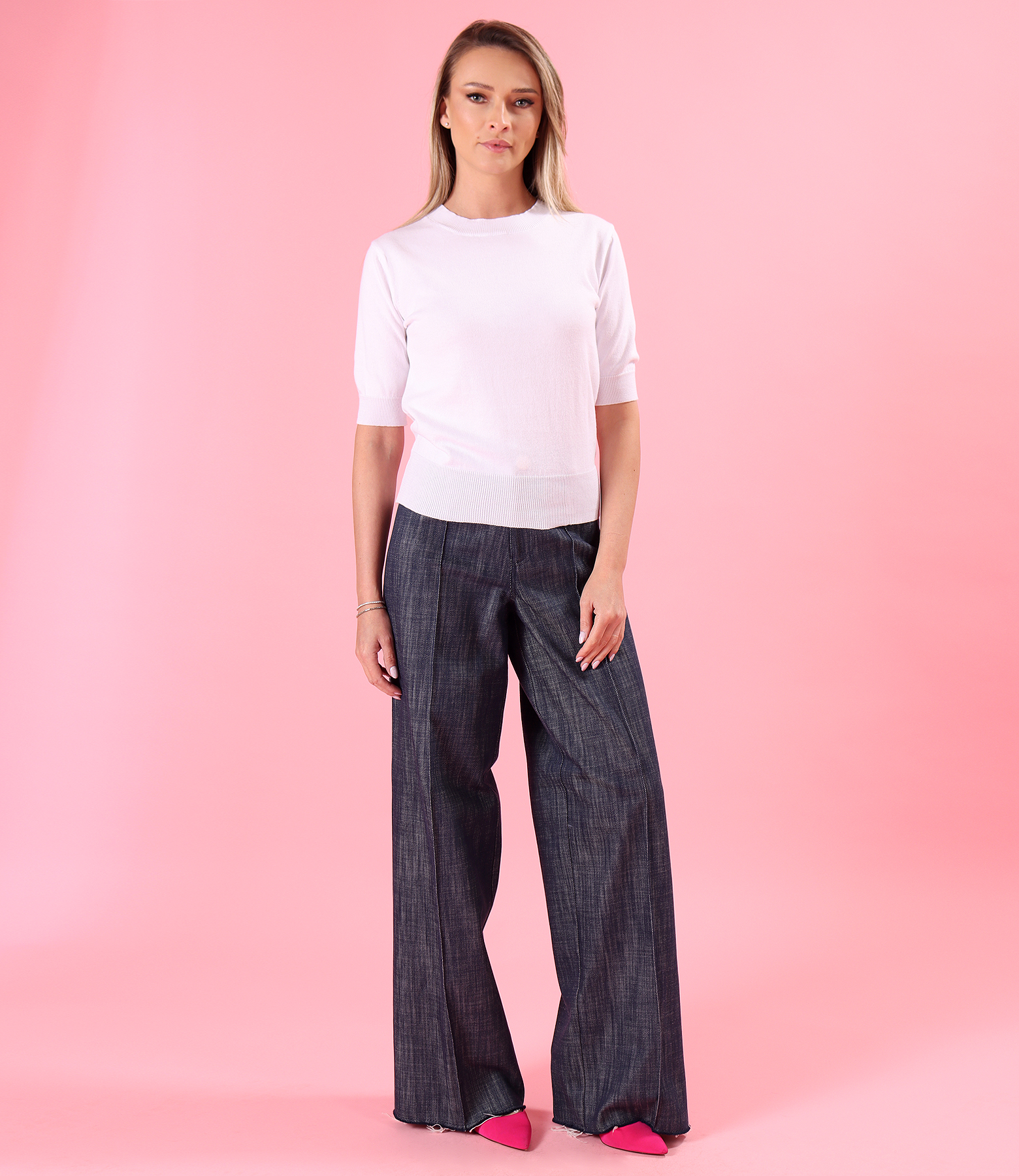 Fine-knit cotton blouse with short sleeves