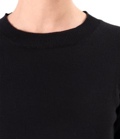 Fine-knit cotton blouse with short sleeves