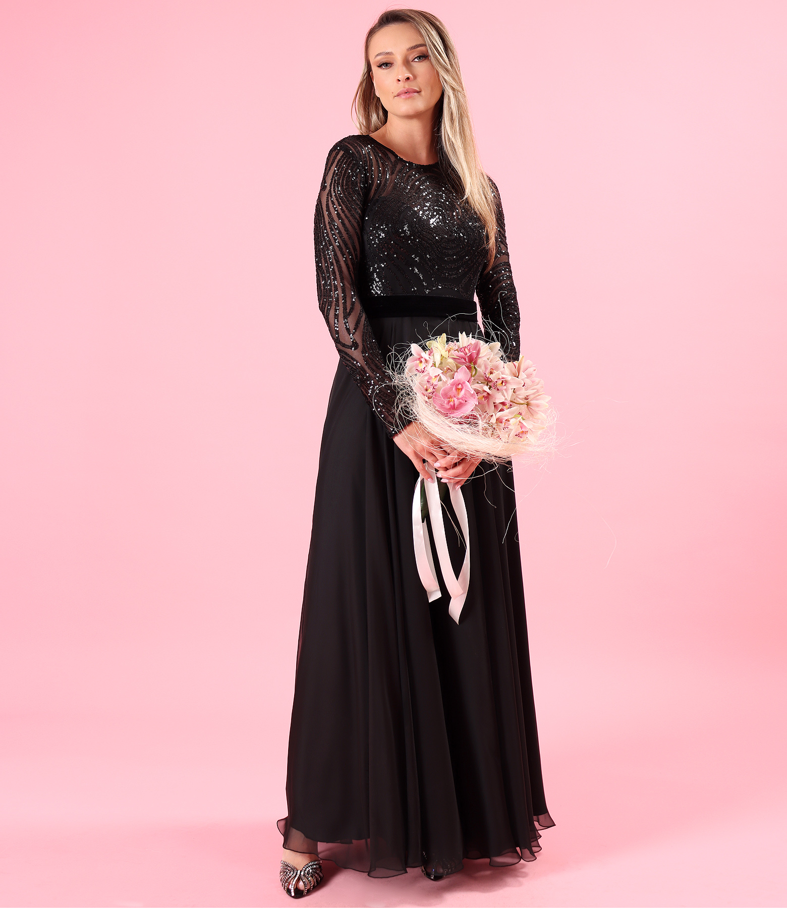 Long evening dress with a sequin tulle bodice