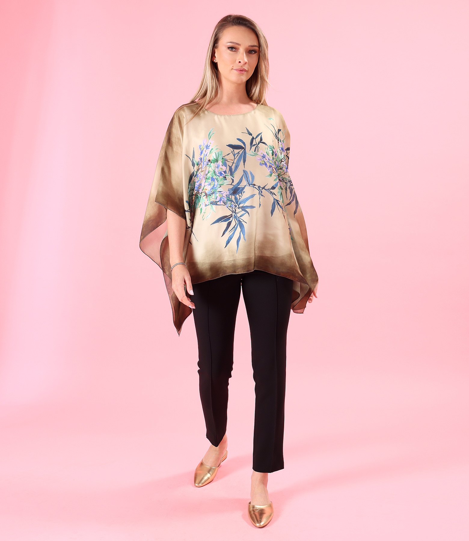 Relaxed butterfly blouse with feather trousers