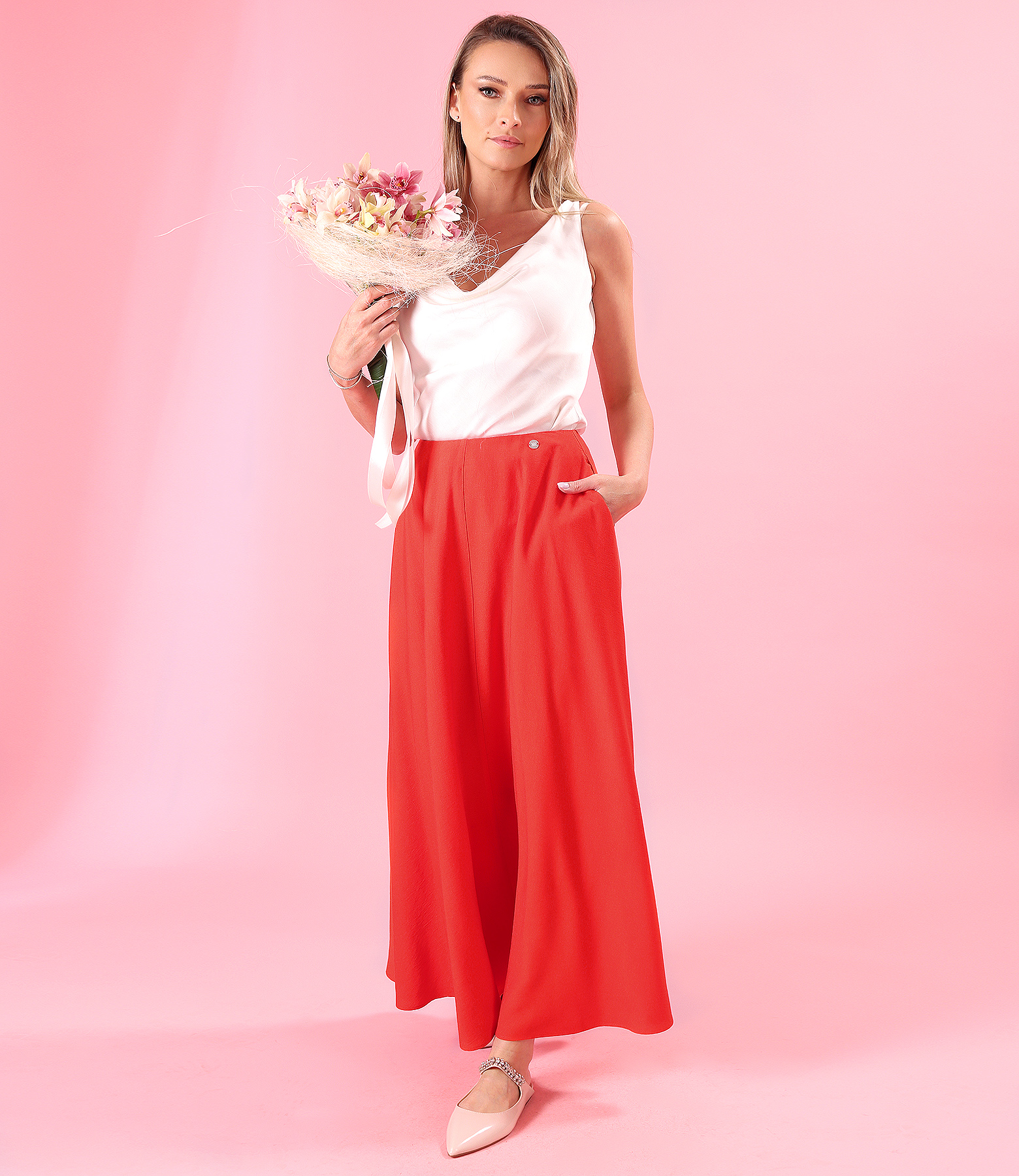 Long skirt in lightly crinkled viscose with satin viscose bias-cut blouse