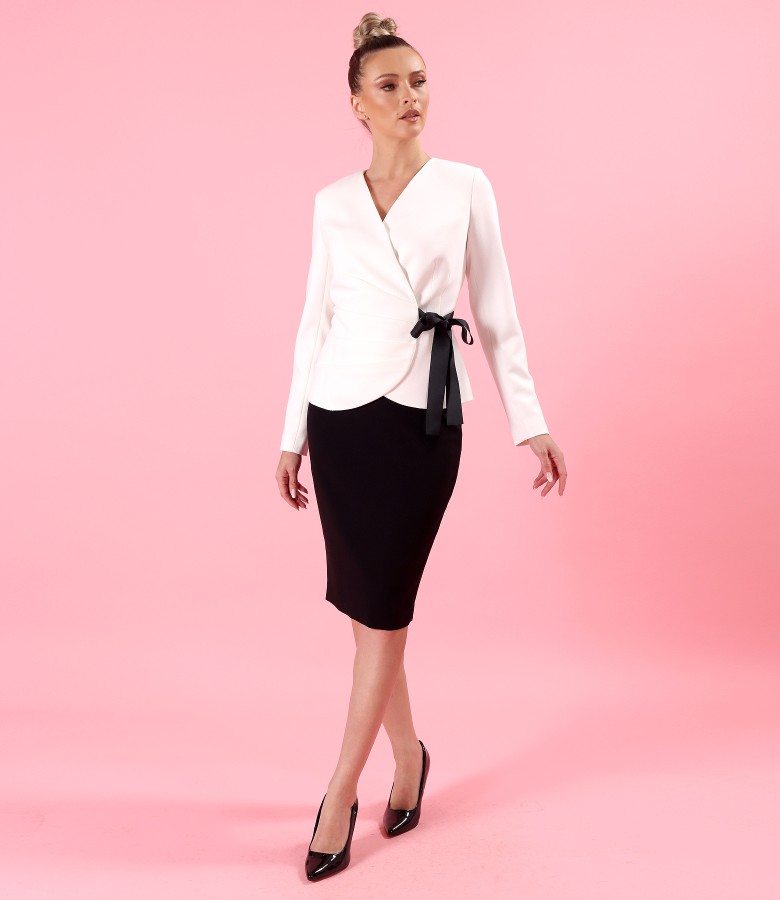 Women's office suit with jacket and pencil skirt in stretch viscose-blend fabric