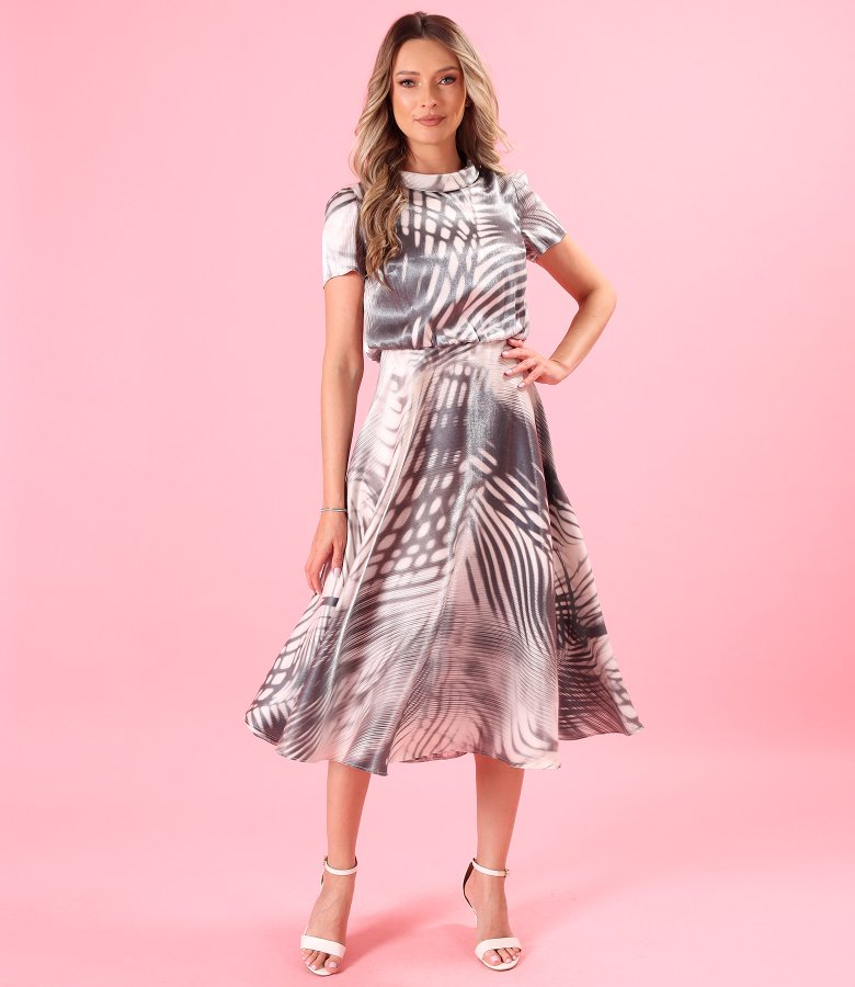 Elegant midi dress made of satin viscose printed with geometric motifs