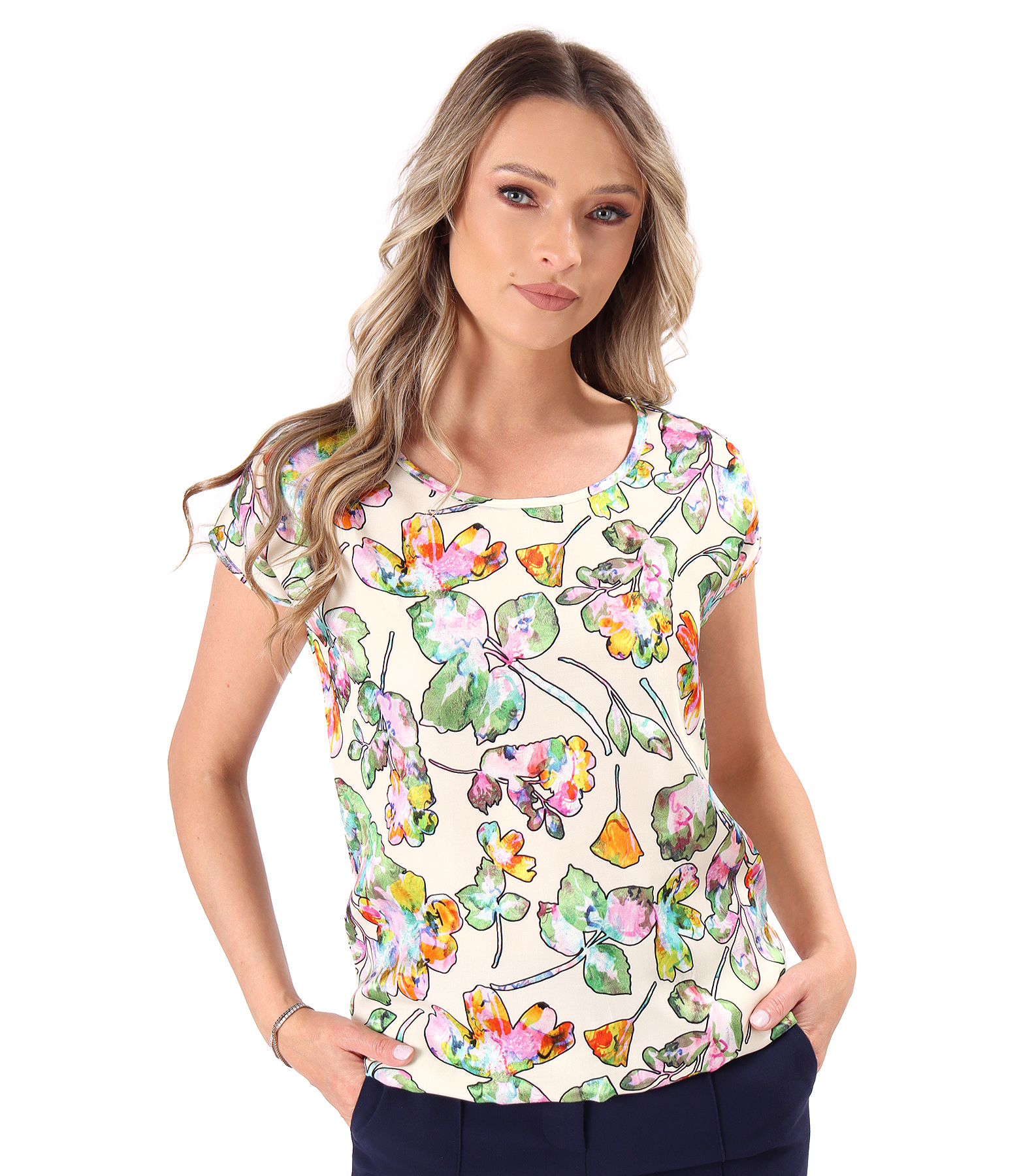 Casual blouse made of viscose with floral patterns and effect yarn