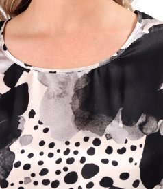 Casual blouse made of natural silk printed with geometric motifs