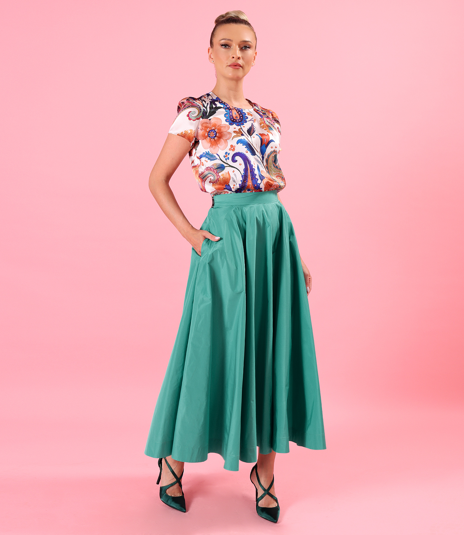 Elegant silk blouse in paisley print