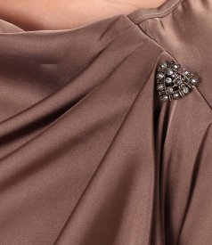 Midi dress in stretch satin with boat neckline