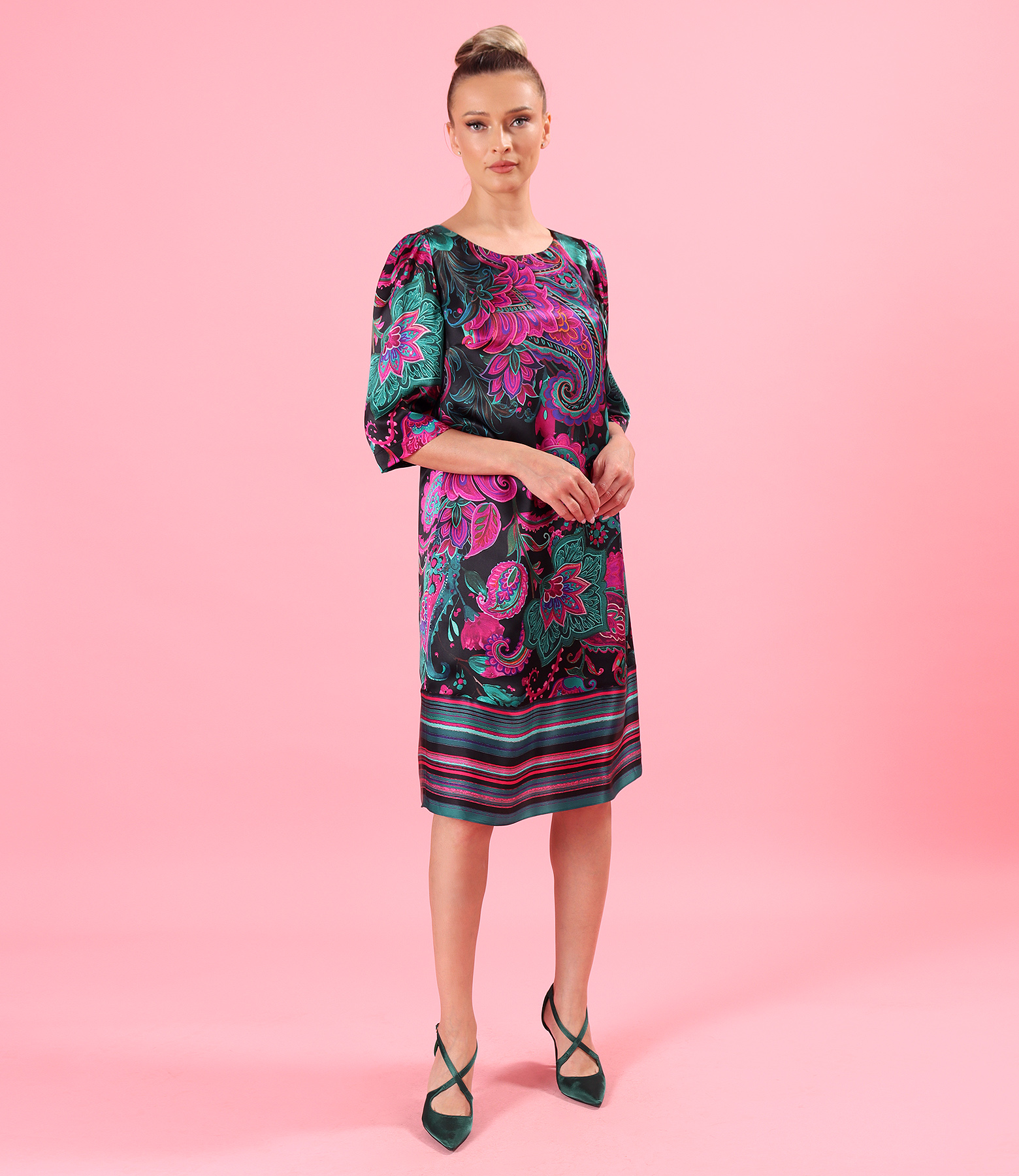 Relaxed-fit dress in natural silk with paisley print