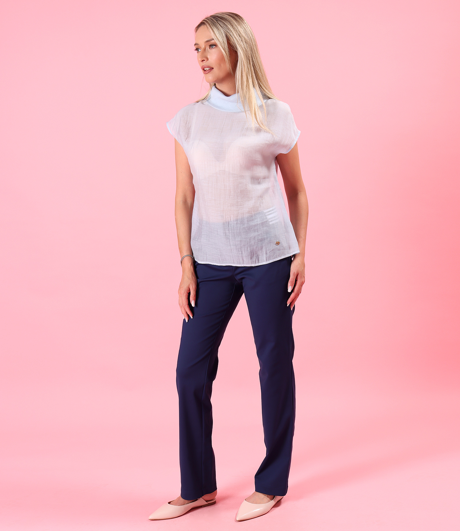 Straight-leg stretch cotton trousers with Tencel blouse