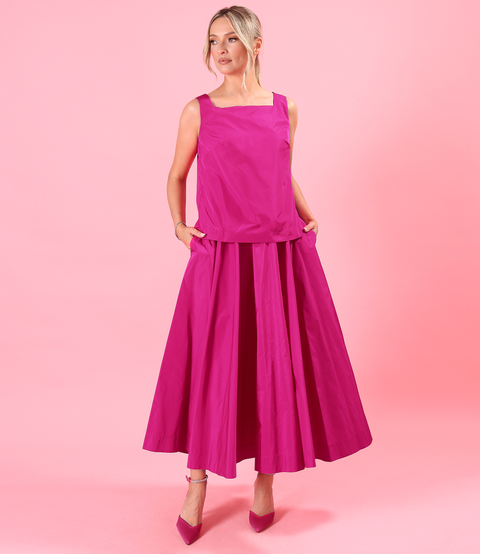 Long skirt and blouse in lightweight taffeta