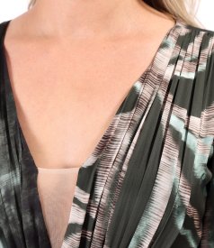 Long evening dress made of printed veil