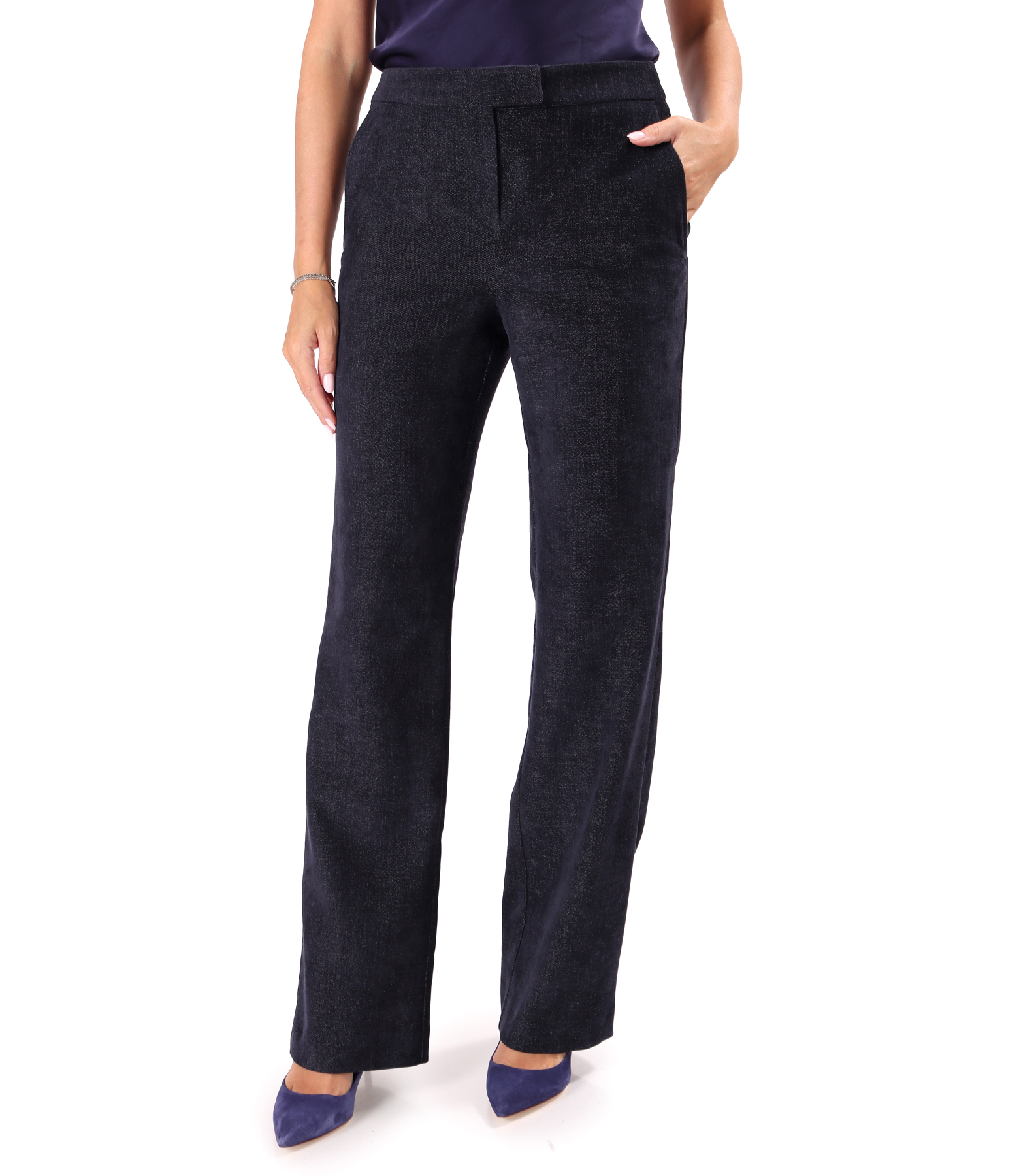 Straight-leg trousers in a thick viscose-blend fabric with lycra