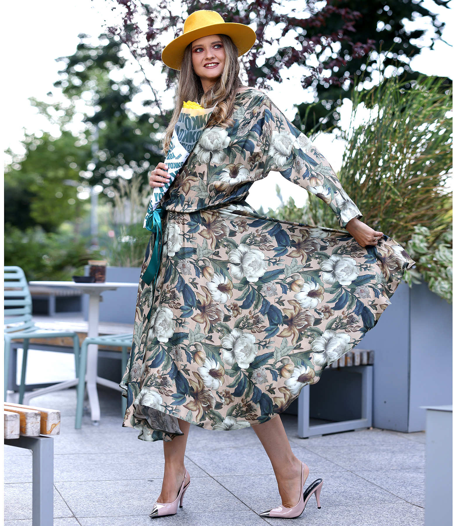 Midi dress in viscose and silk with floral print