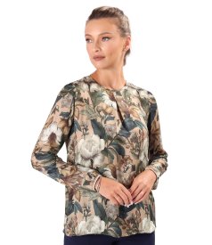 Relaxed-fit blouse in viscose with natural silk