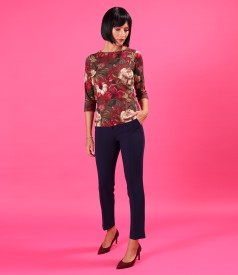 Tinuta smart casual cu pantaloni pana si bluza din jerse elastic
