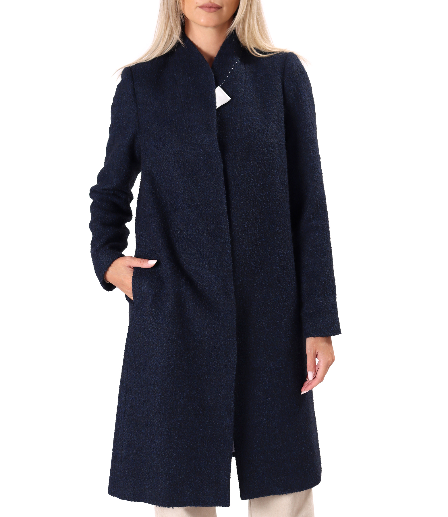 Elegant bouclé coat in a wool and alpaca blend