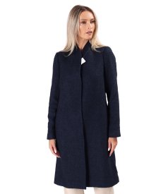 Elegant bouclé coat in a wool and alpaca blend