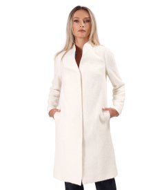 Elegant bouclé coat in a wool and alpaca blend