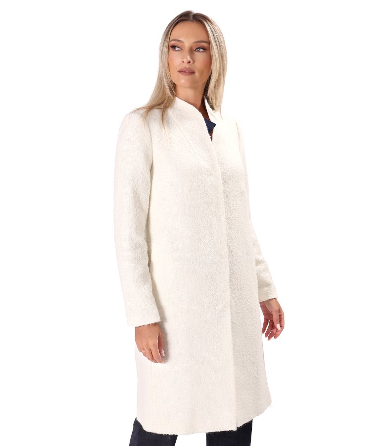 Elegant bouclé coat in a wool and alpaca blend