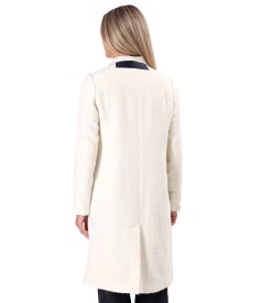 Elegant bouclé coat in a wool and alpaca blend