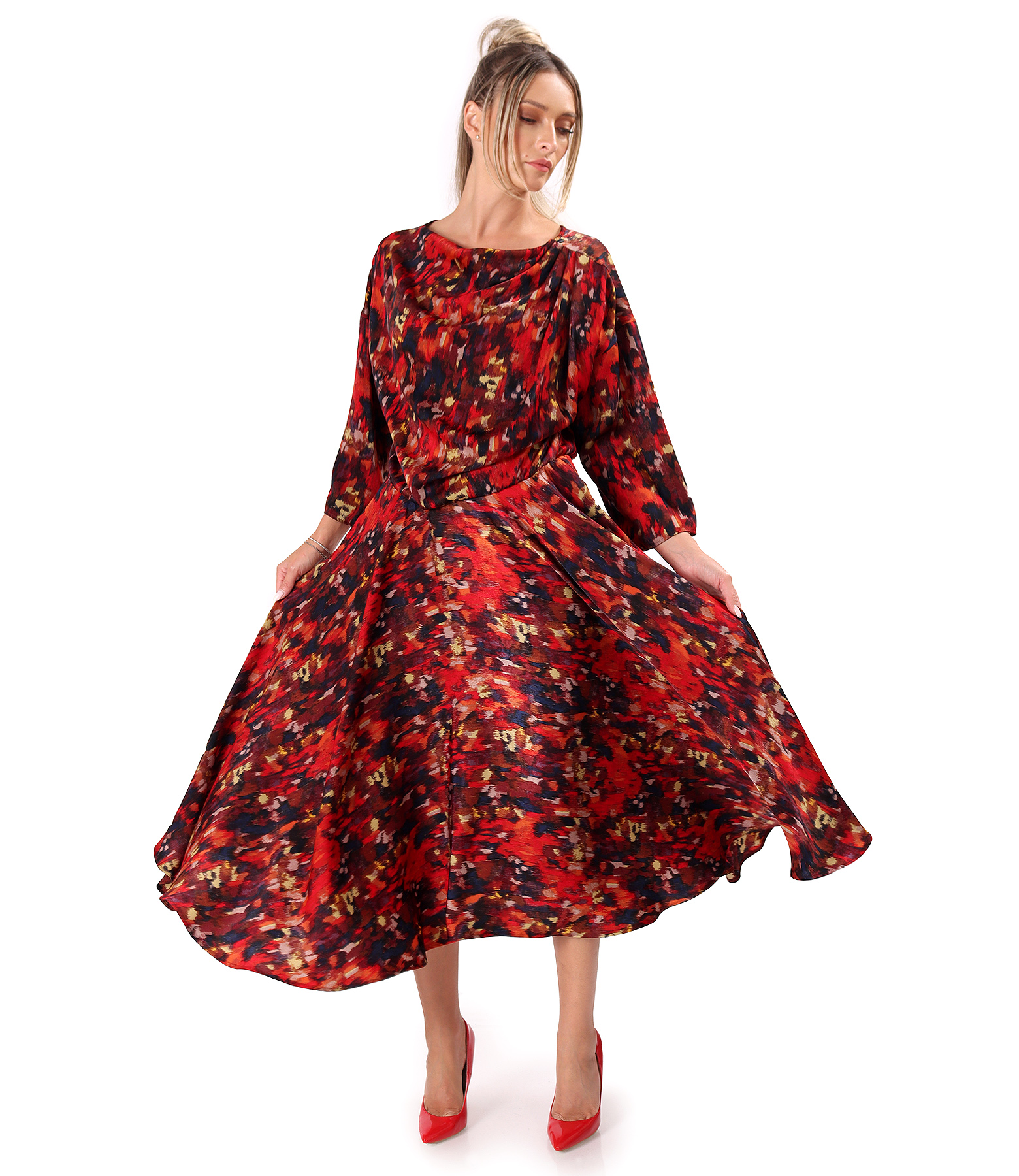 Elegant midi dress in printed satin
