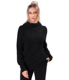 Pulover tricotat cu fir de efect si guler inalt
