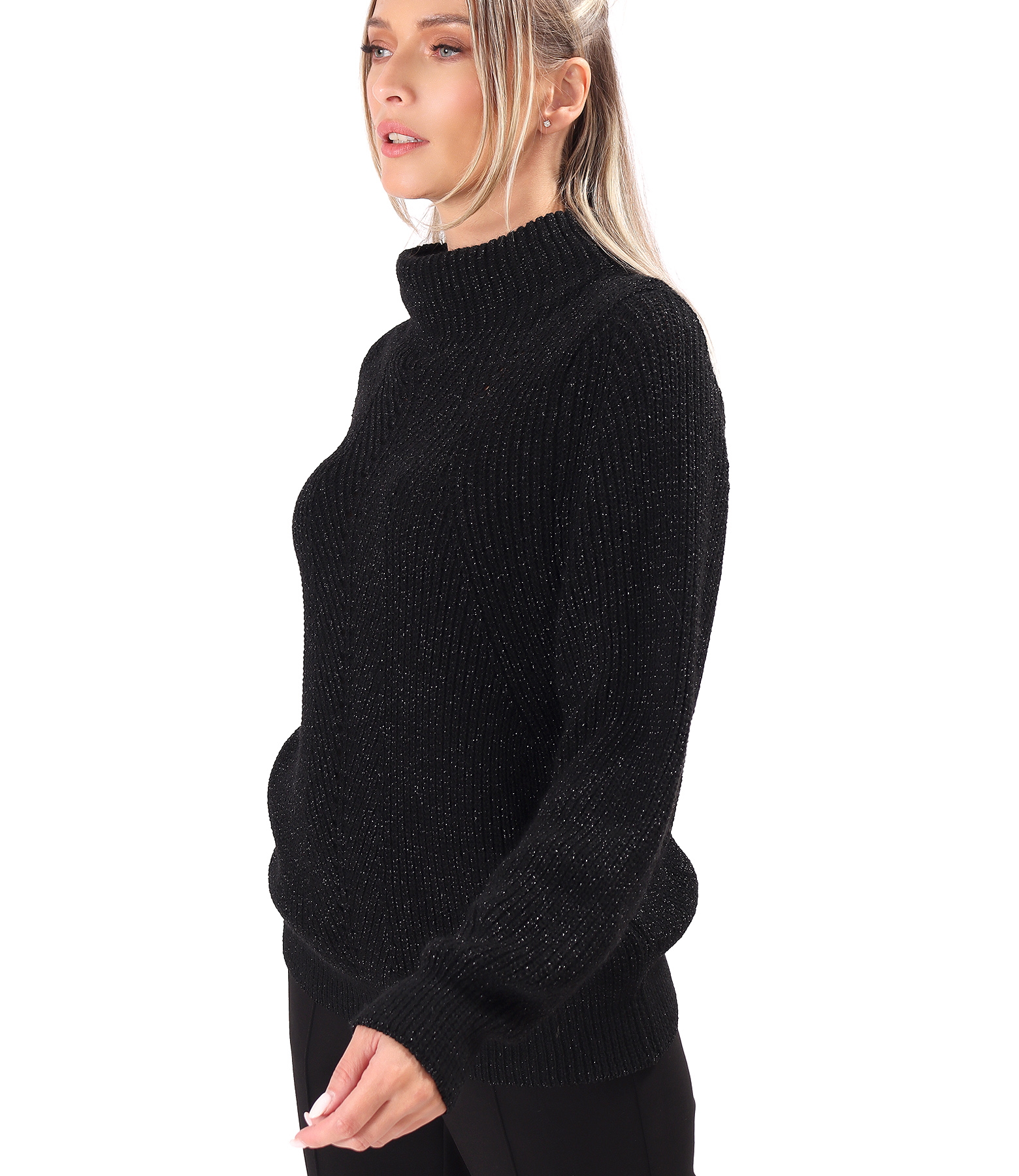 Knitted sweater with textured yarn and high neck
