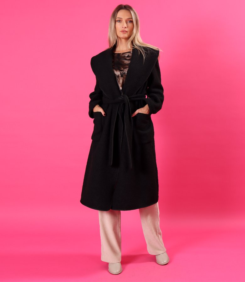 Elegant boucl wool-blend coat
